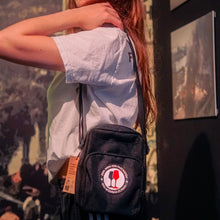 Lade das Bild in den Galerie-Viewer, KEIN WEIN DEN FASCHISTEN "Antifa" Pusher Bag