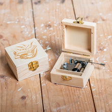 Lade das Bild in den Galerie-Viewer, Spieluhr "Hells Bells"