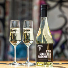 Lade das Bild in den Galerie-Viewer, KEIN WEIN DEN FASCHISTEN: Winzer-Secco | Weingut Fogt