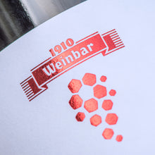 Lade das Bild in den Galerie-Viewer, KEIN WEIN DEN FASCHISTEN: Merlot & Cabernet Sauvignon | Jana Hauck