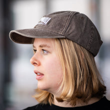 Lade das Bild in den Galerie-Viewer, FC St. Pauli MUSEUM "Logo" Cap (braun)
