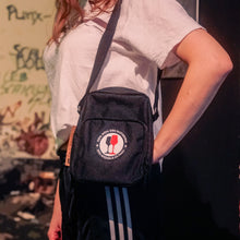 Lade das Bild in den Galerie-Viewer, KEIN WEIN DEN FASCHISTEN "Antifa" Pusher Bag
