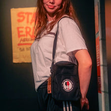 Lade das Bild in den Galerie-Viewer, KEIN WEIN DEN FASCHISTEN "Antifa" Pusher Bag
