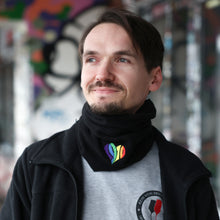 Lade das Bild in den Galerie-Viewer, 1910 Regenbogen-Herz Schlauchschal
