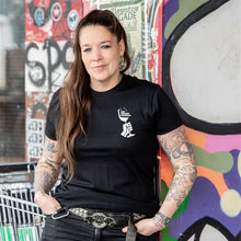 Lade das Bild in den Galerie-Viewer, KEIN WEIN DEN FASCHISTEN "Molitor" schwarz T-Shirt (unisex)
