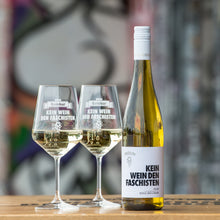 Lade das Bild in den Galerie-Viewer, KEIN WEIN DEN FASCHISTEN: Riesling | Jakob Schneider
