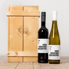 Lade das Bild in den Galerie-Viewer, Wein-Geschenk: Merlot &amp; Cabernet Sauvignon + Riesling (2er-Kiste)
