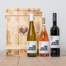 Lade das Bild in den Galerie-Viewer, Wein-Geschenk: Riesling + Rosé + Merlot &amp; Cabernet Sauvignon (3er-Kiste)
